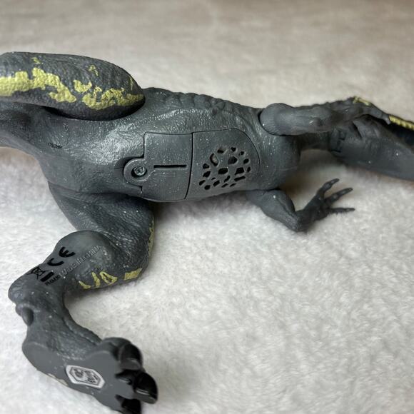 2017 Jurassic Clash & World Dino Figures: Triceratops, Allosaurus, Baryonyx - Picture 10 of 16